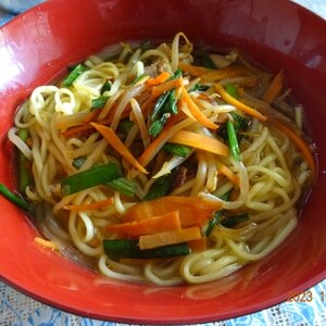 野菜たっぷりラーメン　ちゃんぽん風